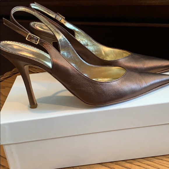 Women’s Leather Dress Shoes - Picture 2 of 4